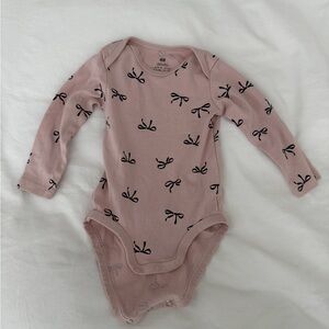 H&M Blush Bow Pattern Kids Bodysuit